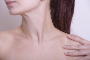 胸が垂れる原因はクーパー靭帯が切れるから？予防するには？